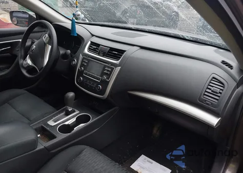 2017 Nissan Altima 2.5 S z USA, uszkodzony, nr VIN 1N4AL3AP4HN303148